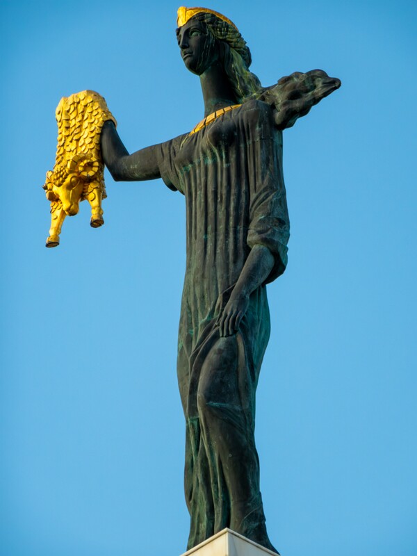 Statue of Medea  2025-08-21 1-2